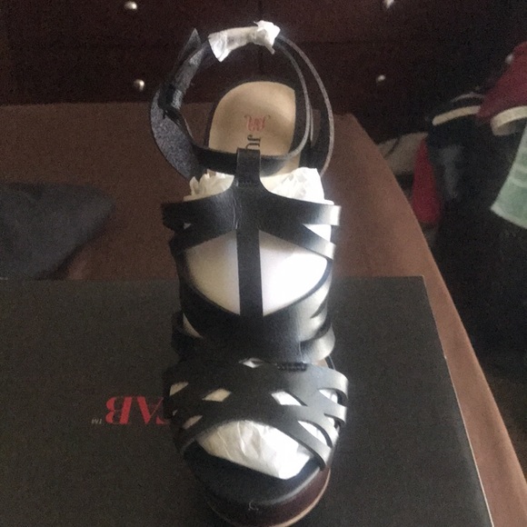 Brand new never worn black in brown wedge - Picture 2 of 3